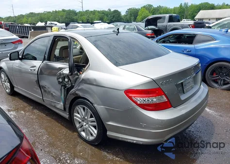 2009 Mercedes-Benz C 300 Luxury 4Matic/Sport 4Matic из США, поврежденный, VIN WDDGF81X79F220419